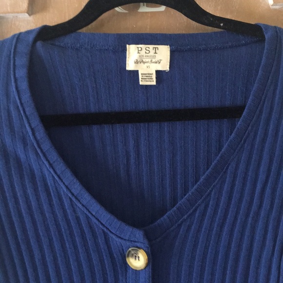 PST Top. Like New! - Picture 3 of 5